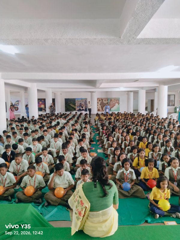 Turning Challenges into Strength: Sonali Khade Inspires Students with a Message of Positivity. 